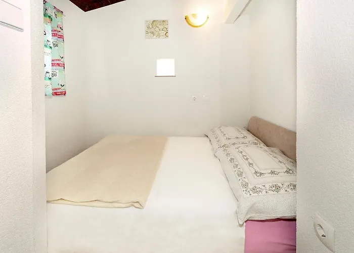 Camp Mali Kemp Baška