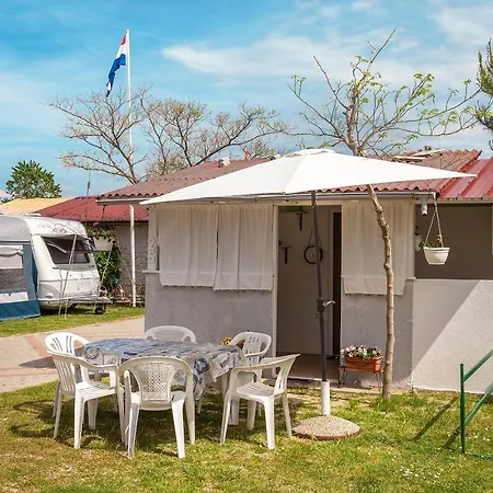 Camp Mali Baska *
